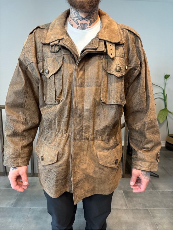 le ranch du cuir Other - Men's Distressed Brown Suede Trench Coat - Utility Style